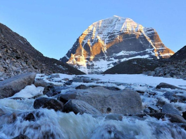 मानसरोवर जाने राजमार्ग अवरुद्ध