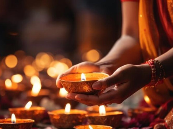 आज कुकुर तिहार र लक्ष्मीपूजा गरिदै