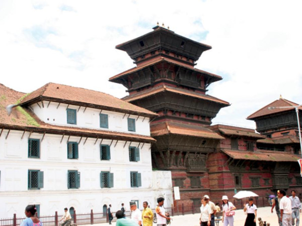 सर्वसाधारणका लागि नौतले दरबार खुला