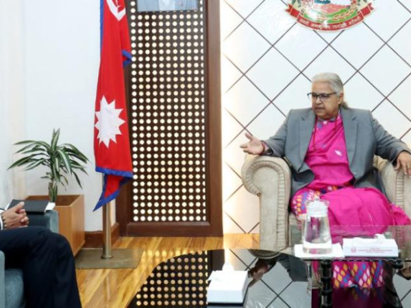 प्रधानमन्त्री सुशीला कार्की र भारतका लागि भारतीय राजदूत नवीन श्रीवास्तव बीच भेट